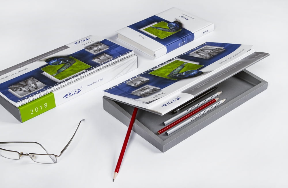 Kalendarze biurkowe leżące LHS